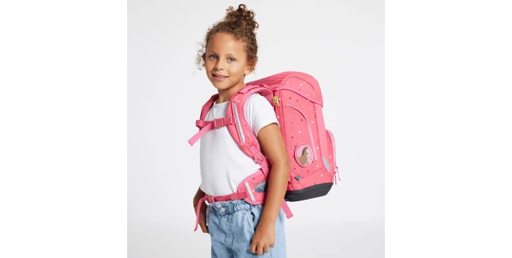 Ergobag Cubo Light Schulranzen-Set - Urlaub Auf Dem ReitBärhof 9 Ergobag Cubo Light Schulranzen-Set - Urlaub Auf Dem ReitBärhof – Bild 7